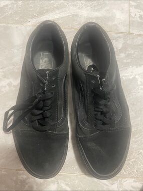 Vans Women's Black Low-Top Canvas & Suede Sneakers